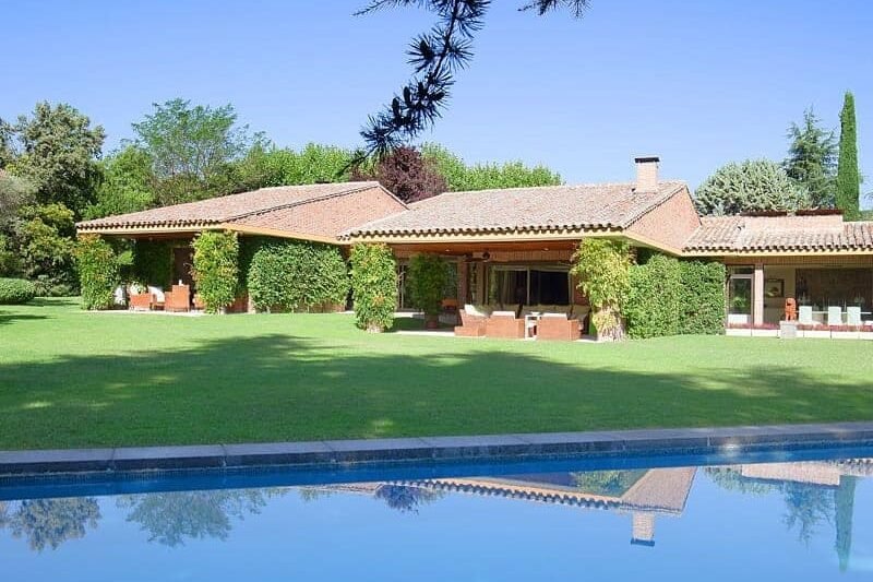 Casas en La Moraleja el lujo residencial en Madrid